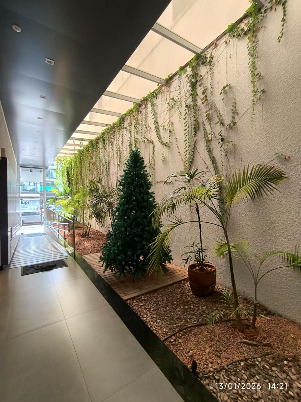 APARTAMENTO SEMI MOBILIADO NO CENTRO DA CIDADE