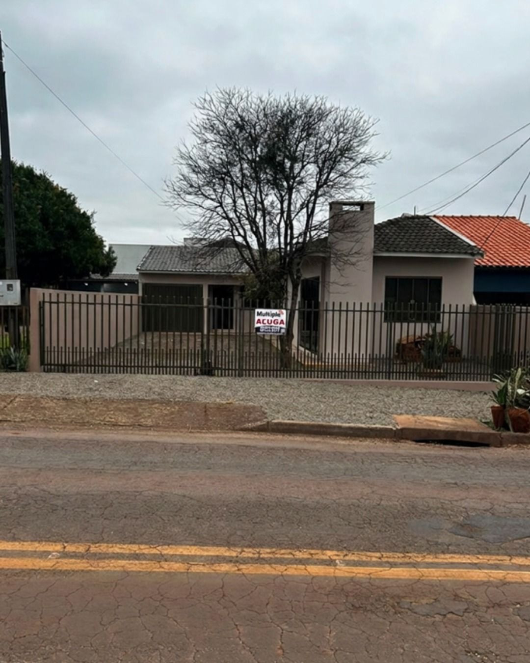 Casa dos fundos para alugar