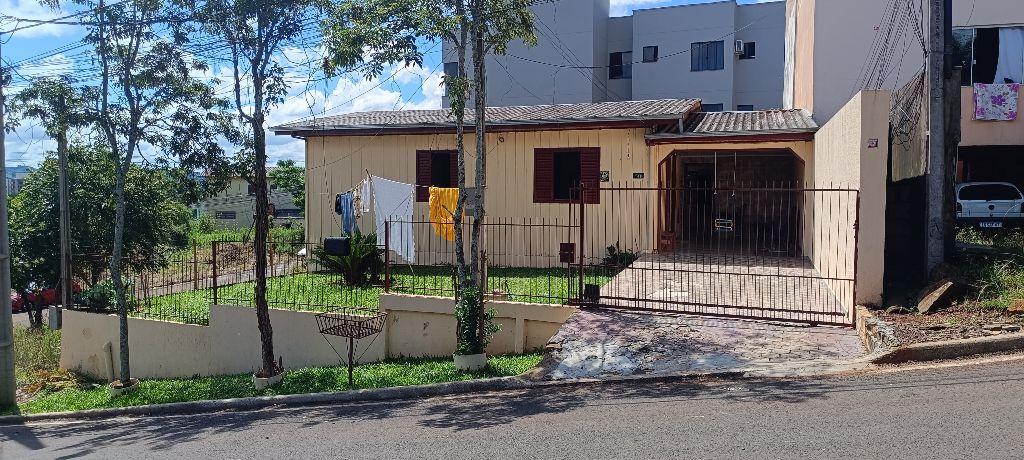 Casa de madeira minigua?u