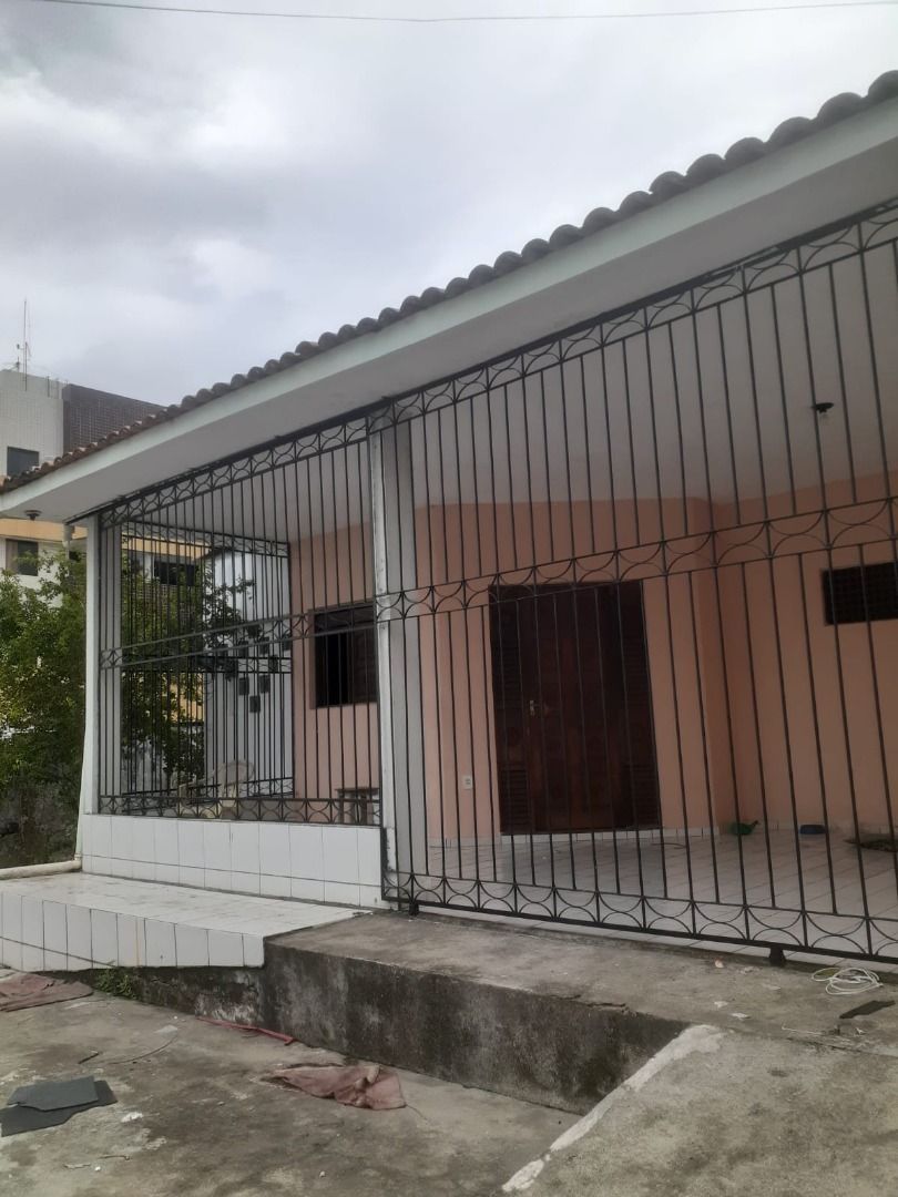 Casa com 4 quartos, 300 m², à venda por R$ 700.000- Jardim Cid...