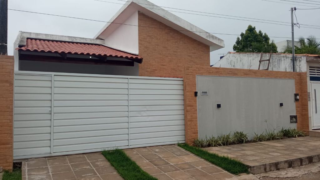 Casa com 3 dormitórios à venda por R$ 385.000,00 em Nova Manga...