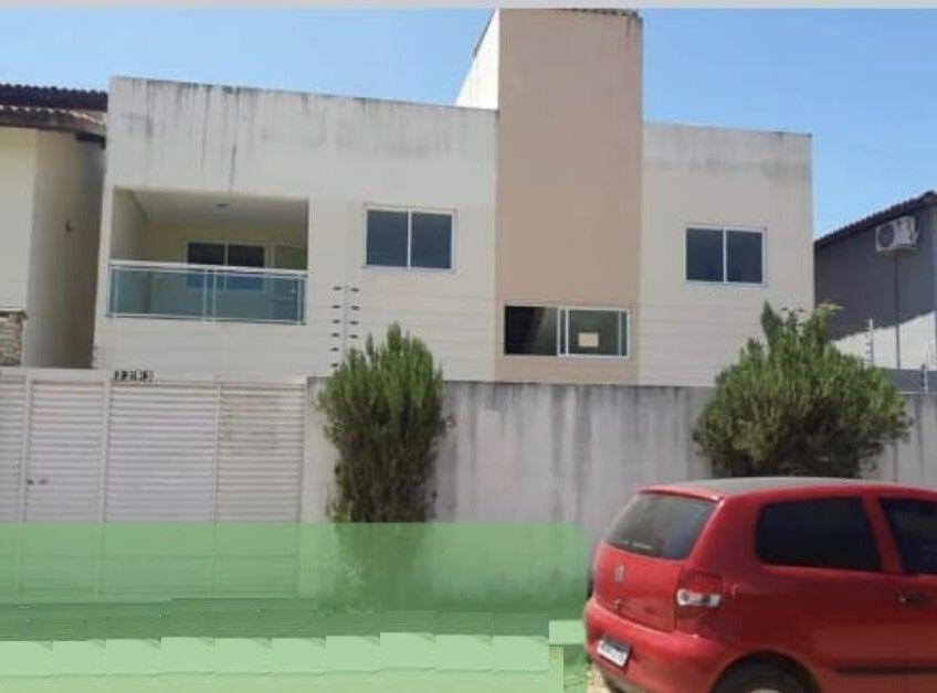 Casa com 4 dormitórios à venda, 179 m² por R$ 790.000 - Portal...