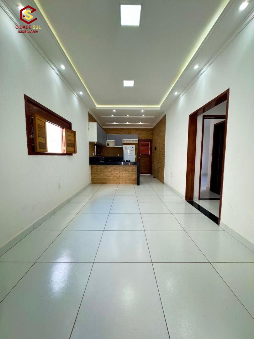 Casa com 3 dormitórios à venda por R$ 385.000,00 em Nova Manga...