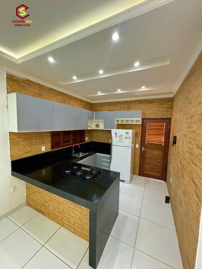 Casa com 3 dormitórios à venda por R$ 385.000,00 em Nova Manga...