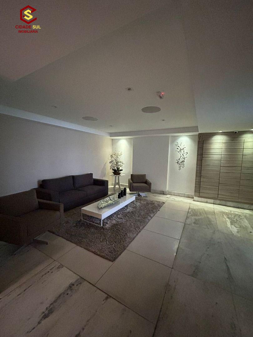 Apartamento com 2 dormitórios à venda, 67 m² por R$ 485.000 - ...