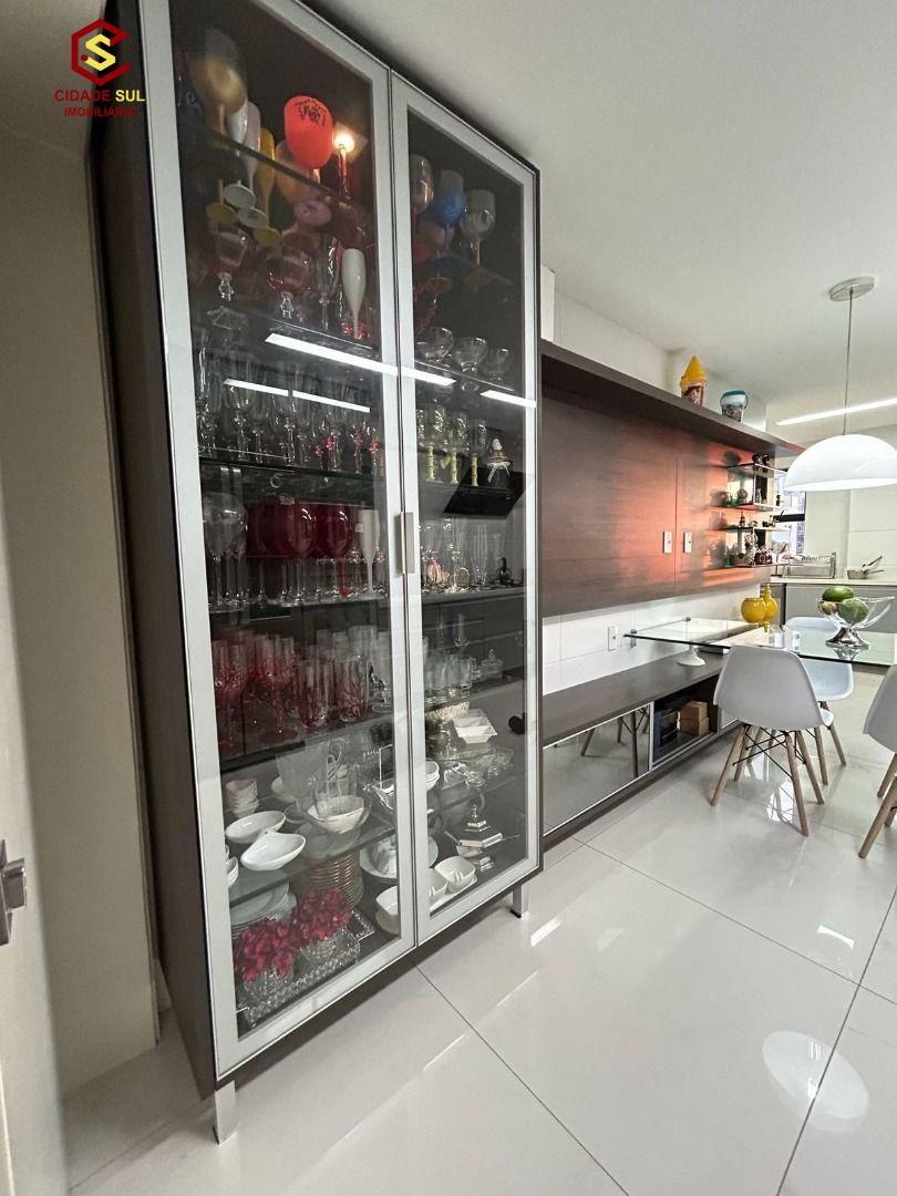Apartamento com 4 dormitórios à venda por R$ 2.000.000,00 - Mi...