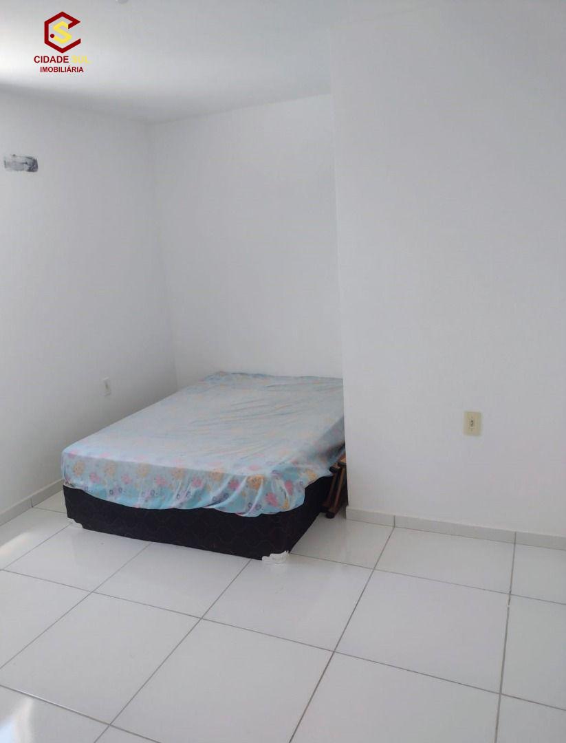 Apartamento com 2 dormitórios à venda, 55 m² por R$ 184.000 - ...