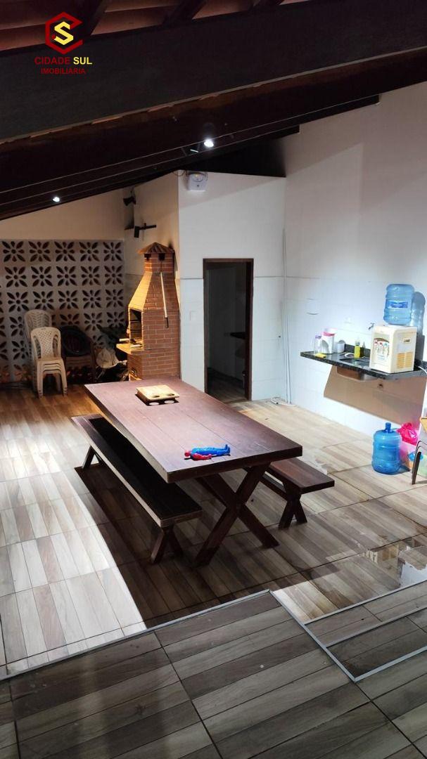 Casa com 4 quartos, 260 m², à venda por R$ 650.000- Village Ja...