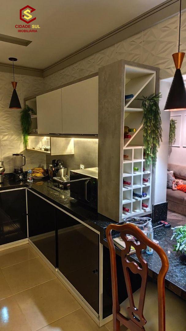 Casa com 4 quartos, 260 m², à venda por R$ 650.000- Village Ja...