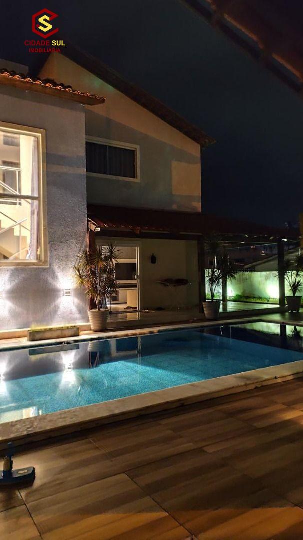 Casa com 4 quartos, 260 m², à venda por R$ 650.000- Village Ja...