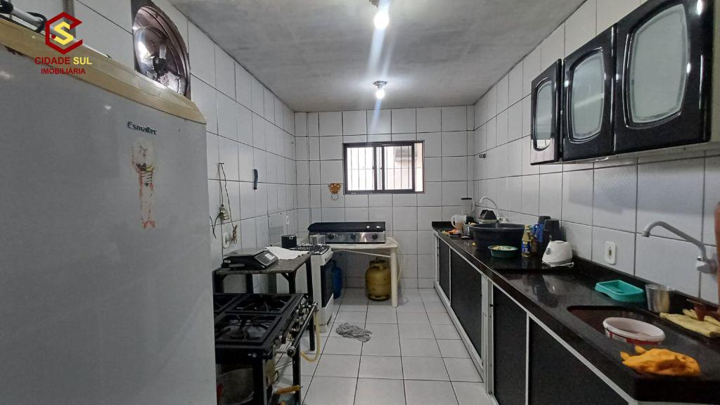 Casa com comercio á venda, térreo e primeiro andar, 2 quartos ...