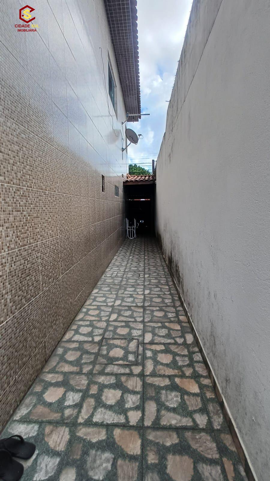 Casa com comercio á venda, térreo e primeiro andar, 2 quartos ...