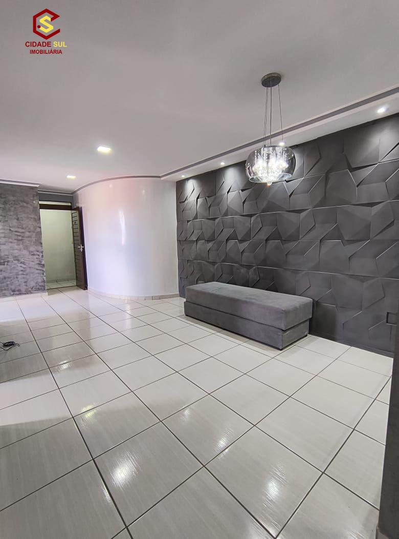 Lindo apartamento com 3 quartos, sendo um suíte, varanda, 2 sa...