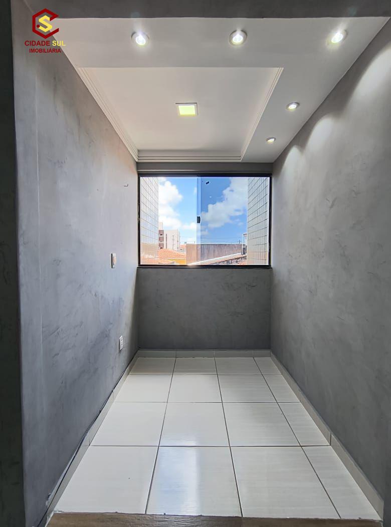 Lindo apartamento com 3 quartos, sendo um suíte, varanda, 2 sa...
