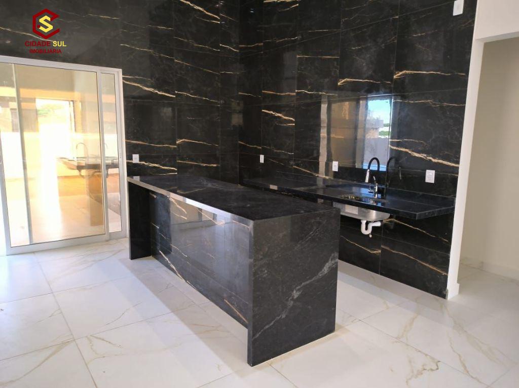 Casa com 4 dormitórios à venda, 210 m² por R$ 1.290.000,00 - A...