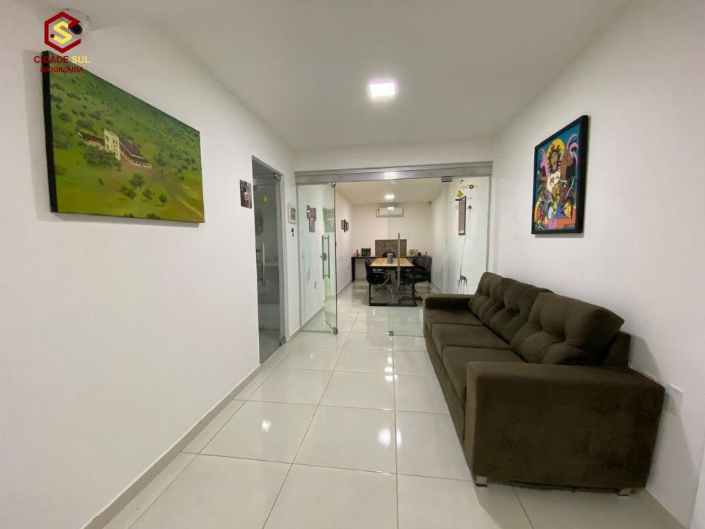 Casa á venda térreo e primeiro andar no Bairro dos Estados por...