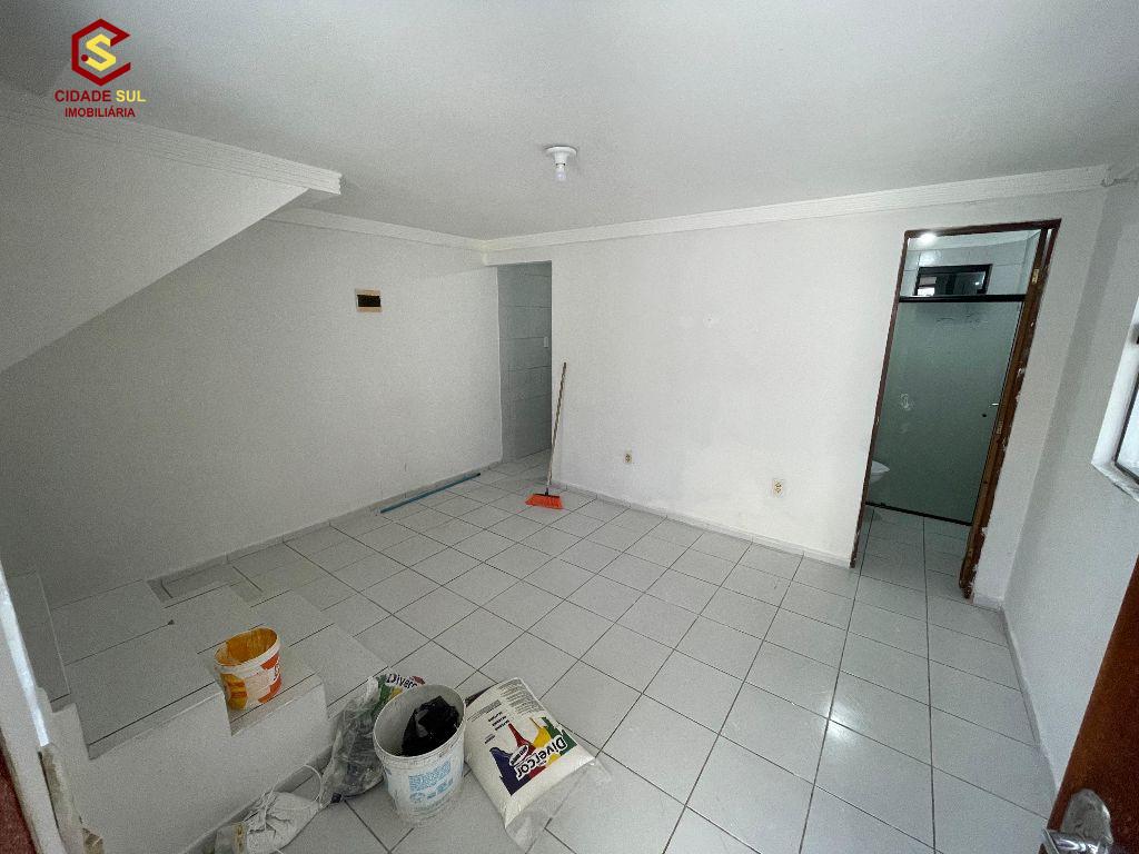 Apartamento Duplex á venda em Mangabeira IV por R$200 Mil