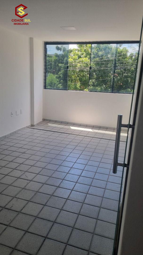 Apartamento com 3 dormitórios à venda, 71 m² por R$ 320.000 - ...