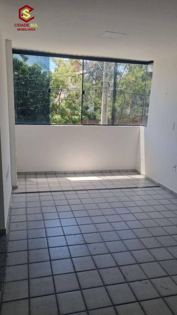 Apartamento com 3 dormitórios à venda, 71 m² por R$ 320.000 - ...