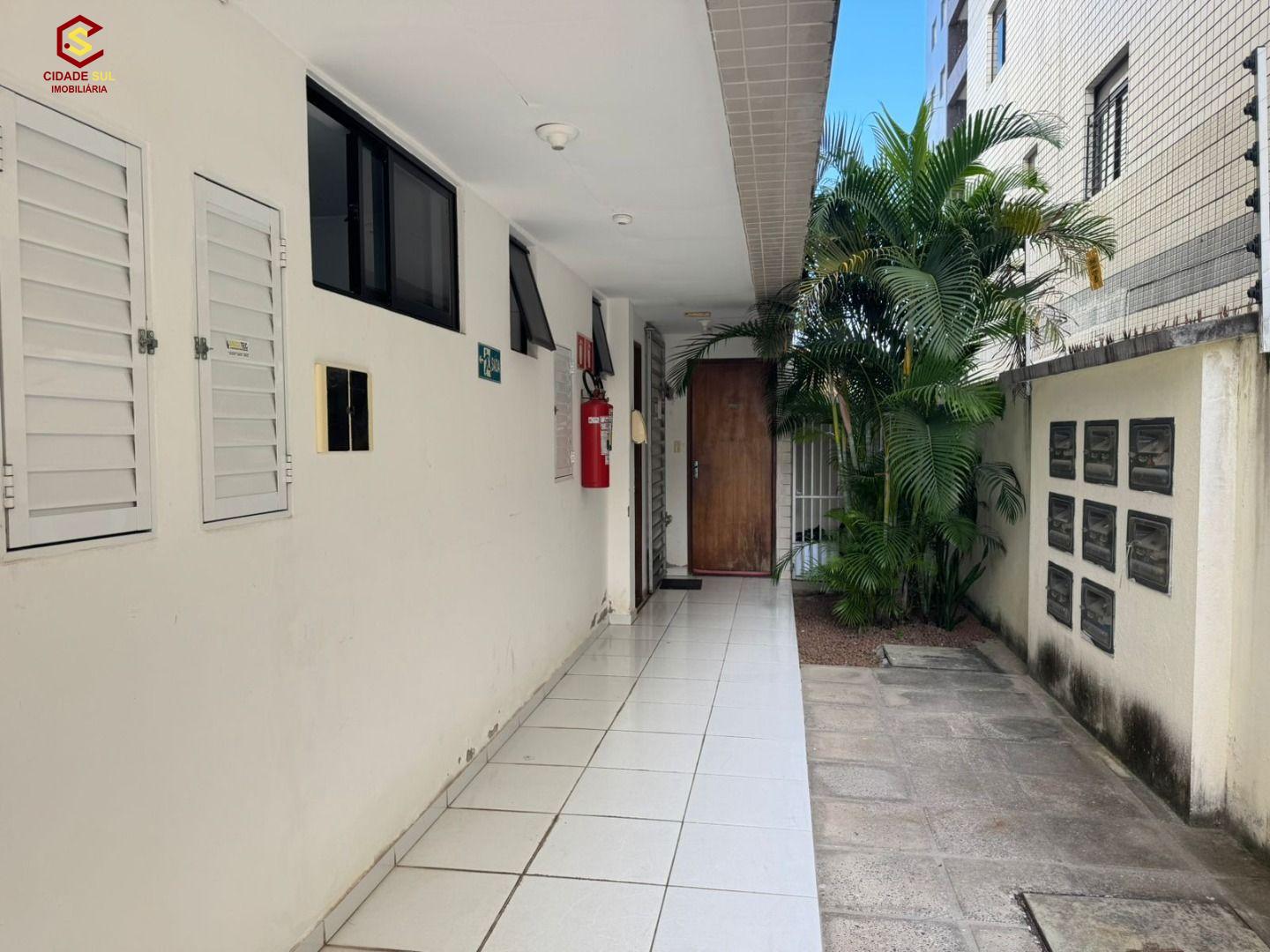 Apartamento bem perto do Mar por R$330 Mil no bairro Bessa