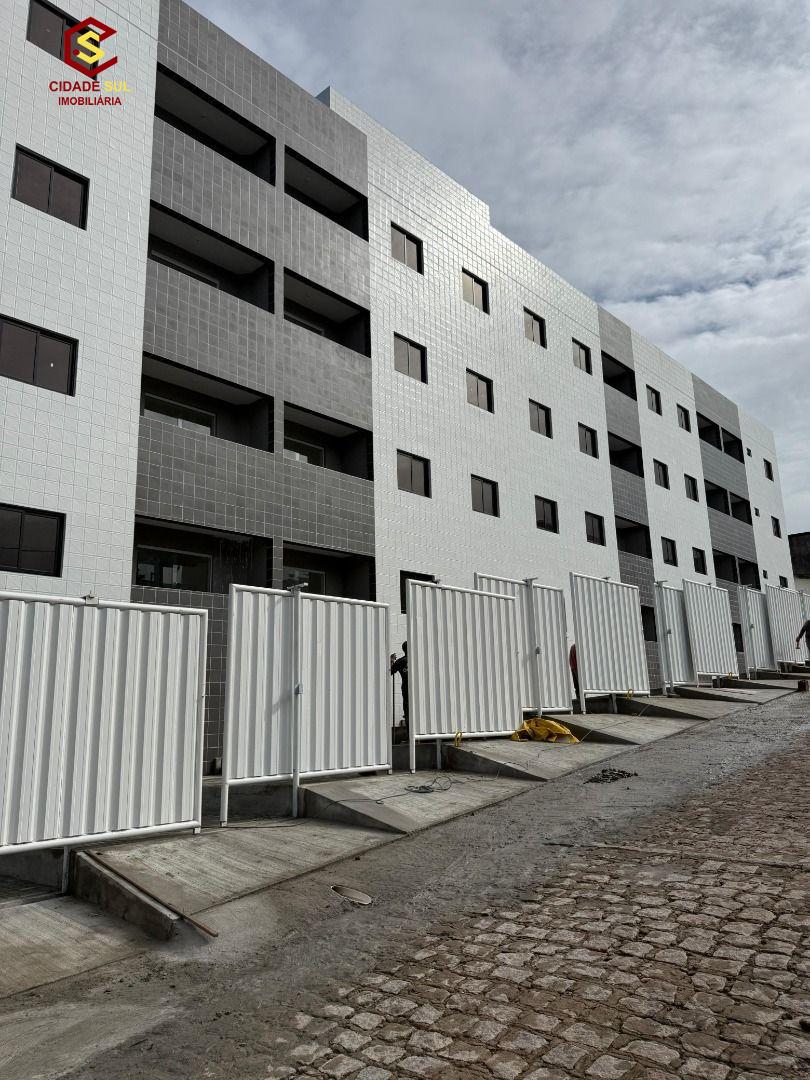 Apartamento com 2 dormitórios à venda, 45 m² por R$ 155.000,00...