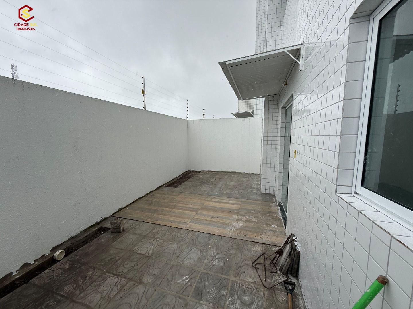 Apartamento com 2 dormitórios à venda, 50 m² por R$ 160.000 - ...
