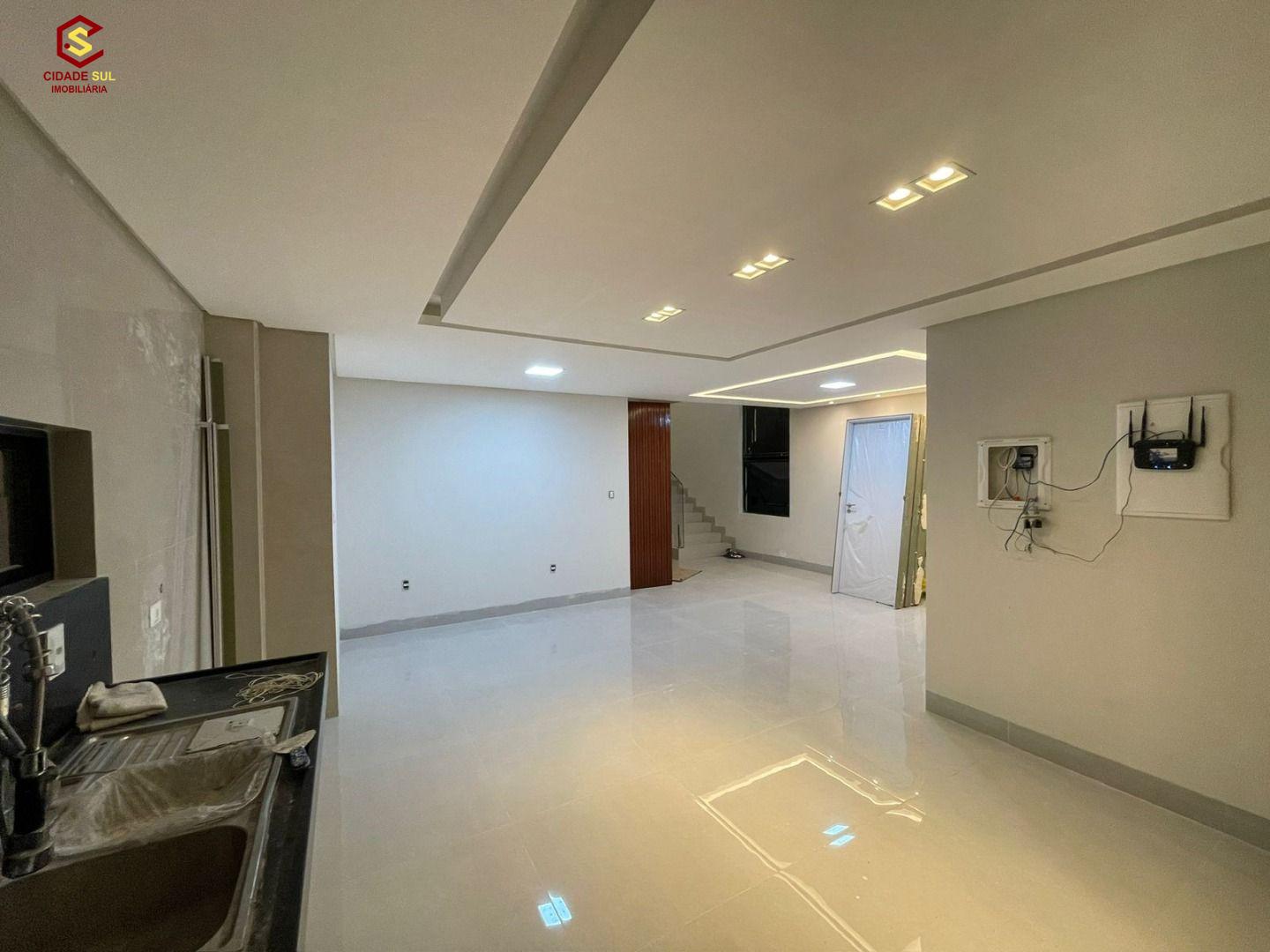 Casa com 5 dormitórios à venda, 500 m² por R$ 1.400.000 - Sunv...
