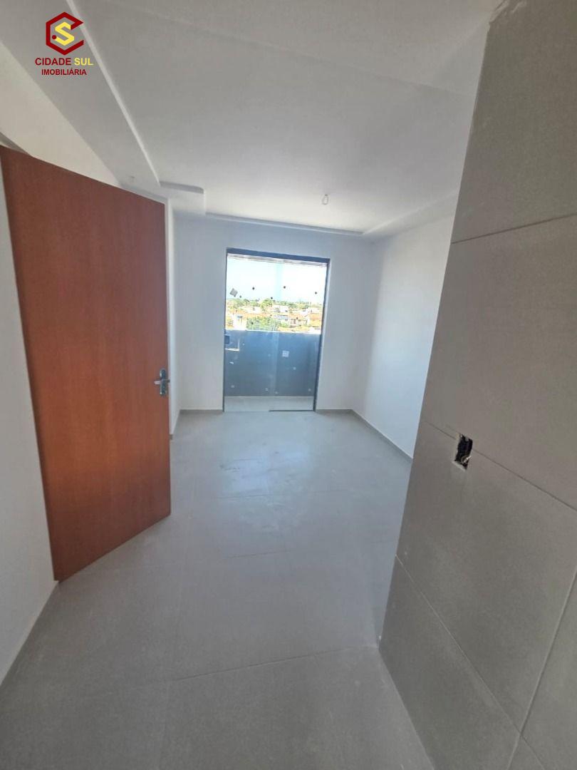 Apartamento com 2 dormitórios à venda, 46 m² por R$ 175.000,00...