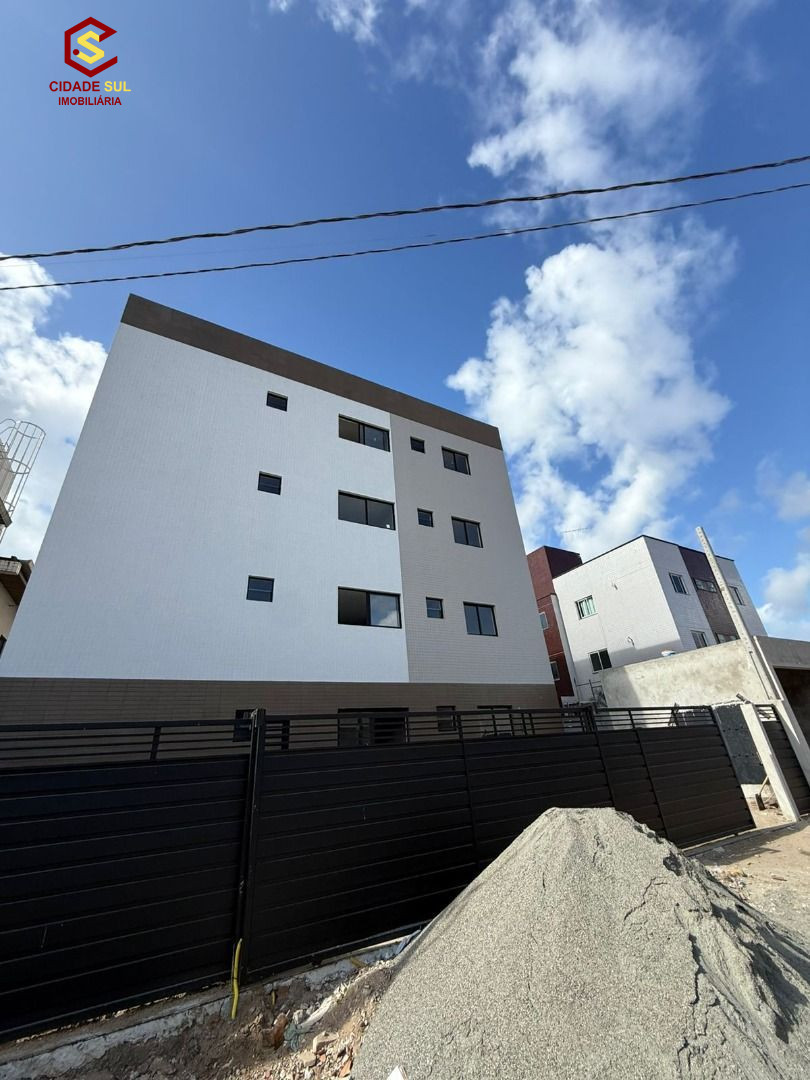 Apartamento com 2 dormitórios à venda, 44 m² por R$ 163.000 - ...