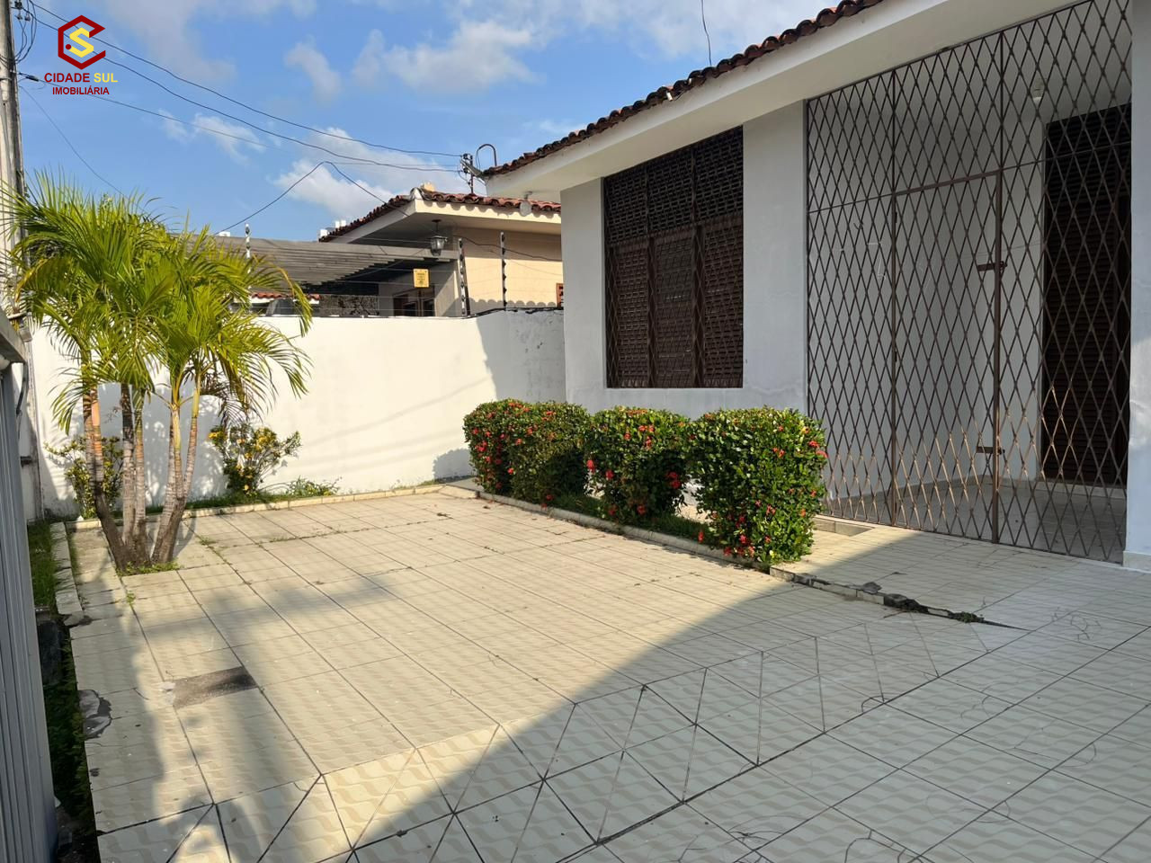 Casa com 3 dormitórios à venda, 300 m² por R$ 650.000 - Bairro...