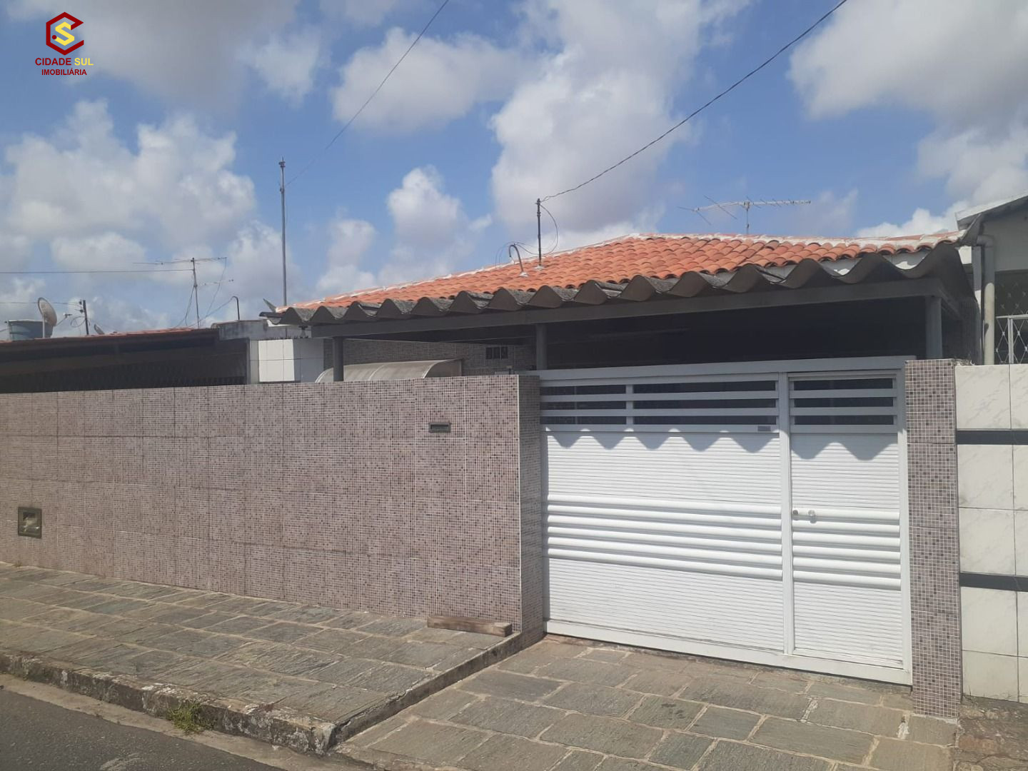 Casa A VENDA EM Mangabeira