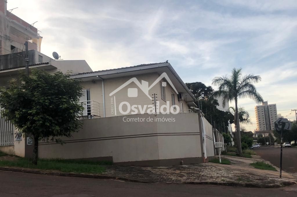 SOBRADO NO CENTRO (RUA NEREU RAMOS)