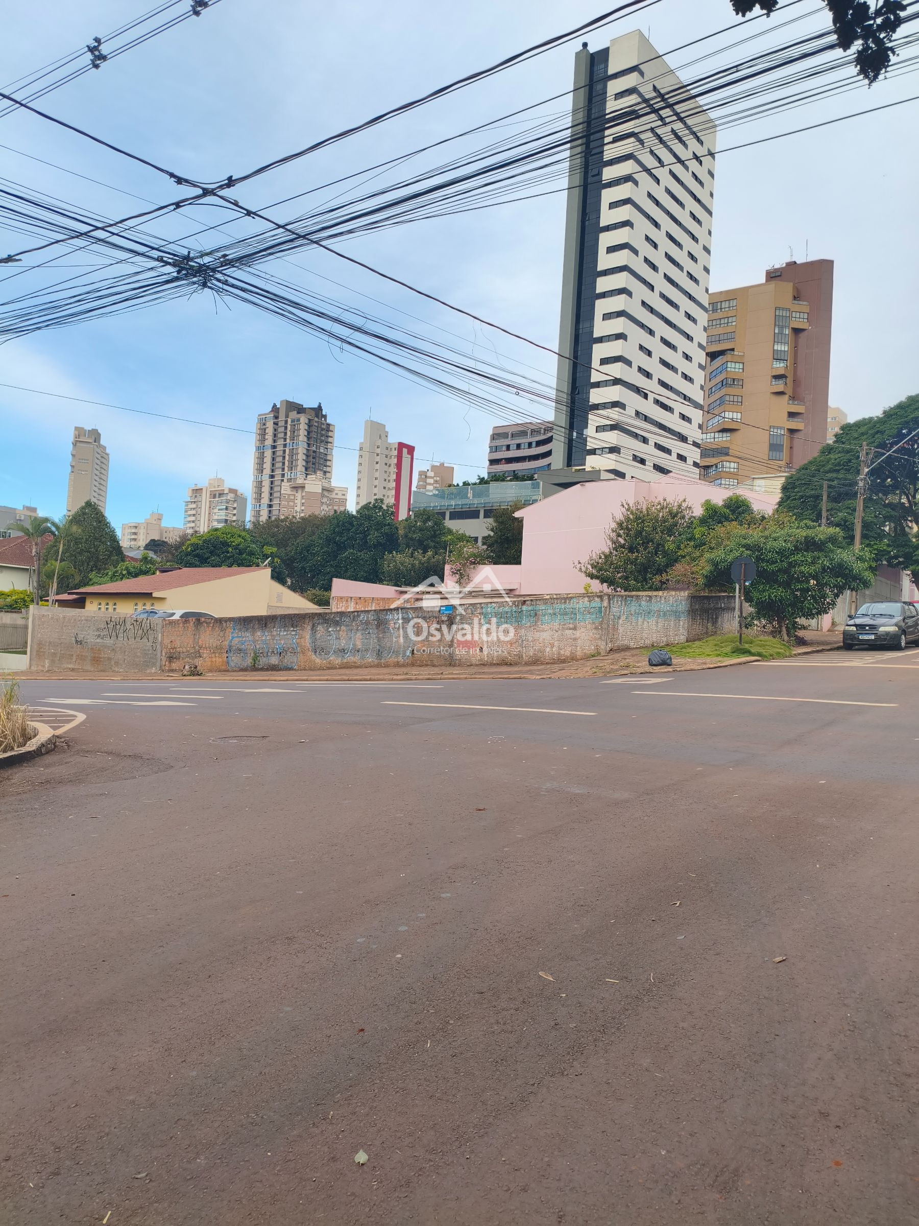 Terreno de esquina no Centro