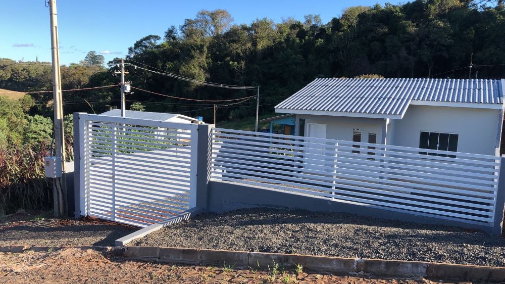 VENDE-SE CASA EM ALVENARIA