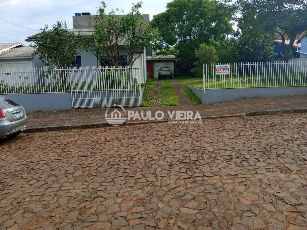 CASA ÓTIMO PADRÃO SEMI MOBILIADA COM EDICULA