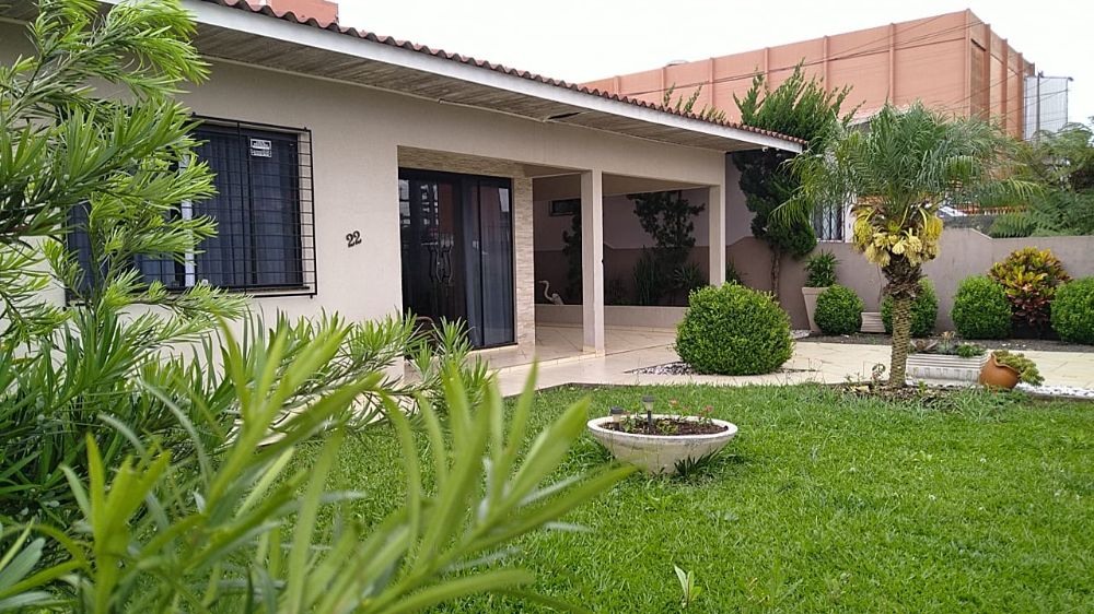CASA ALTO PADRÃO COM PISCINA 