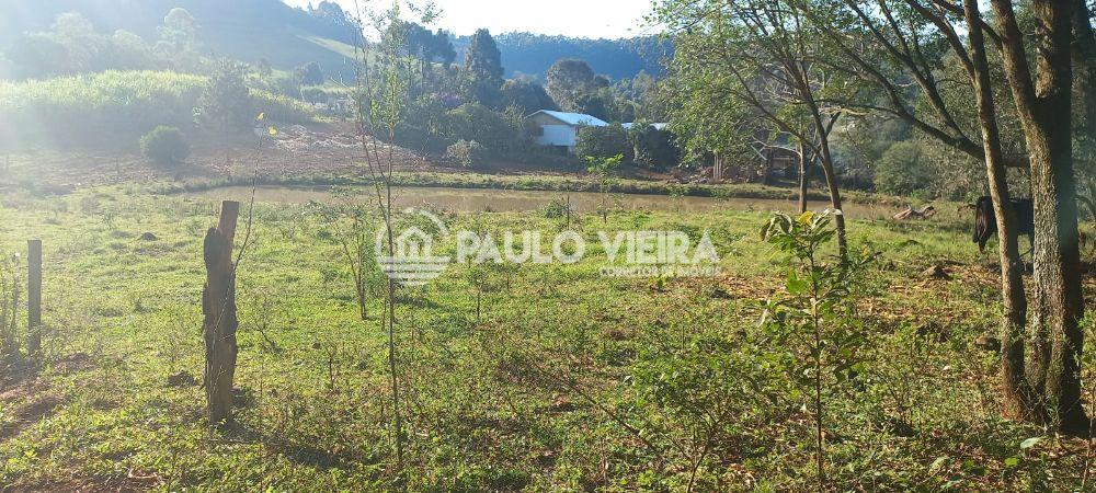 CHÁCARA COM 20.000M2 - ACESSO A RODOVIA