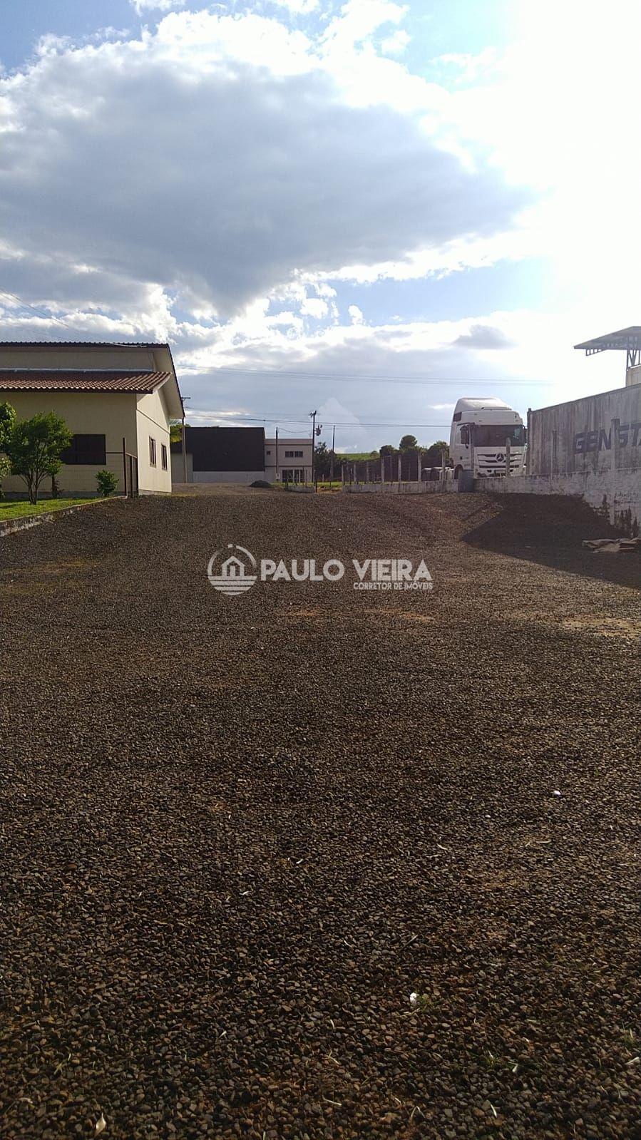 BARRAC?O MEDINDO 150M2