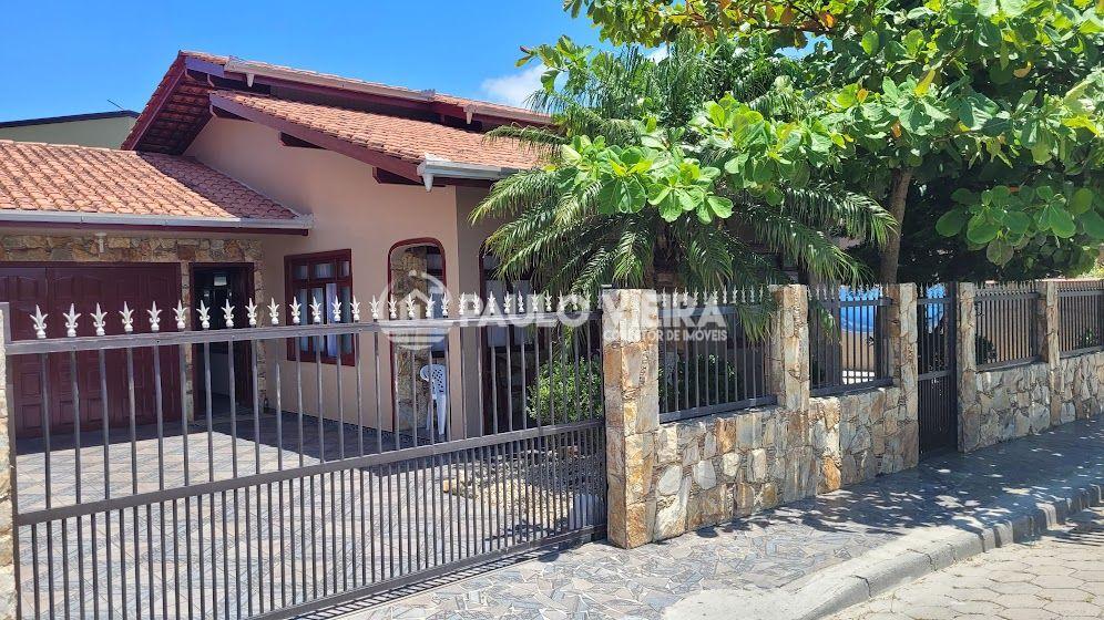 CASA 700 METROS DA PRAIA DE PENHA/SC