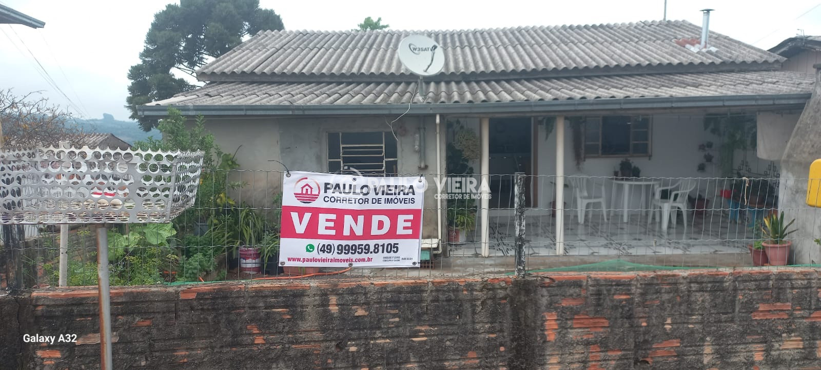 CASA AMPLA COM PORÃO