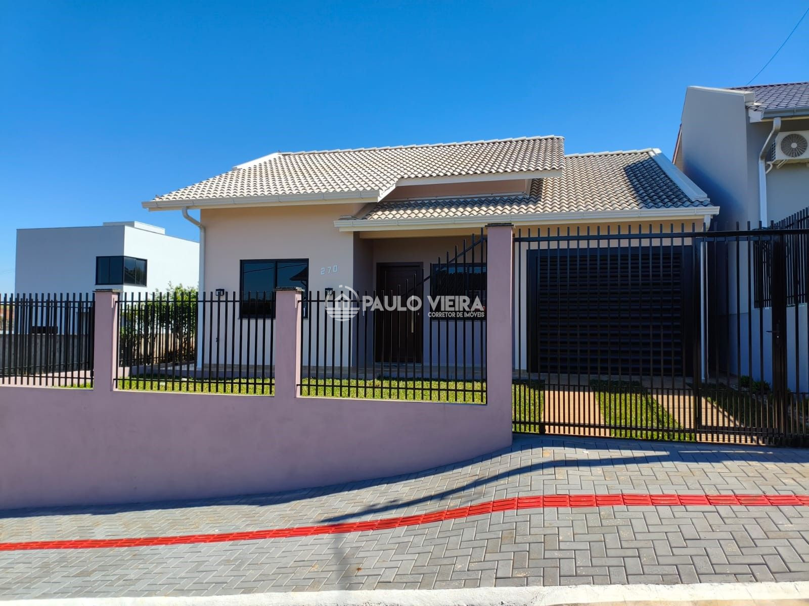 CASA NOVA COM ÓTIMO ACABAMENTO
