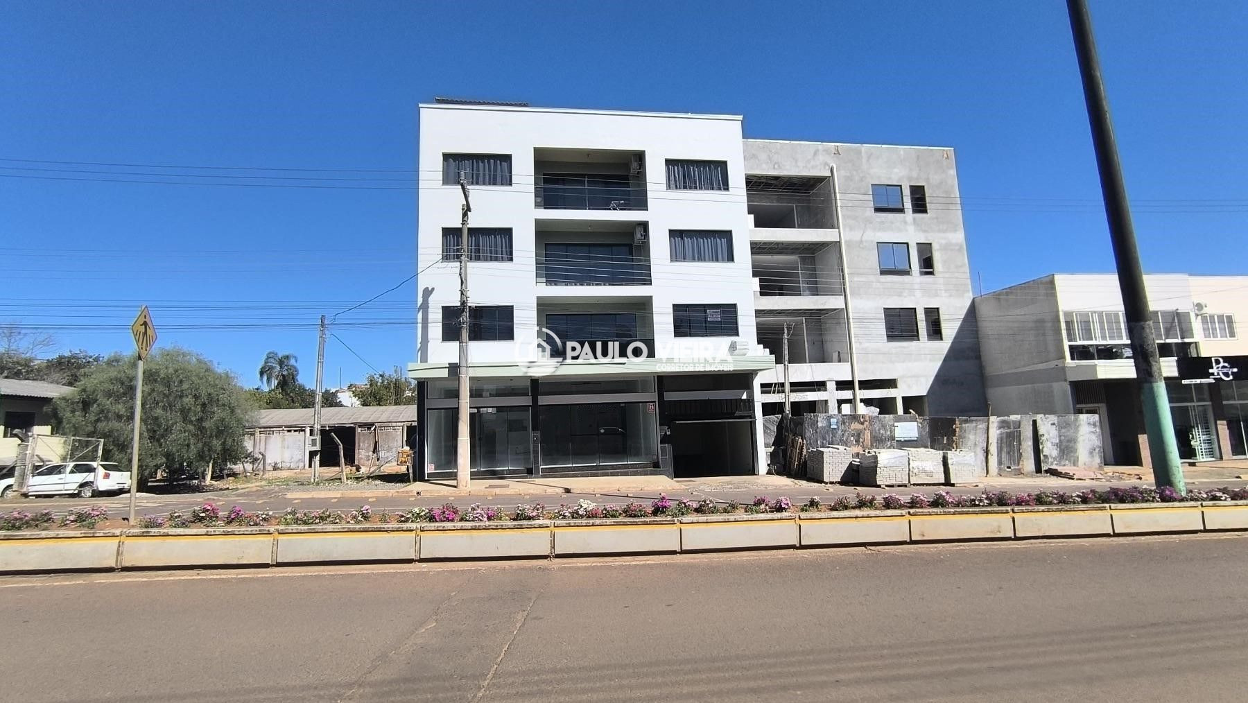EDIFICIO COM SALAS  COMERCIAIS E APARTAMENTOS - RENTABILIDADE ...