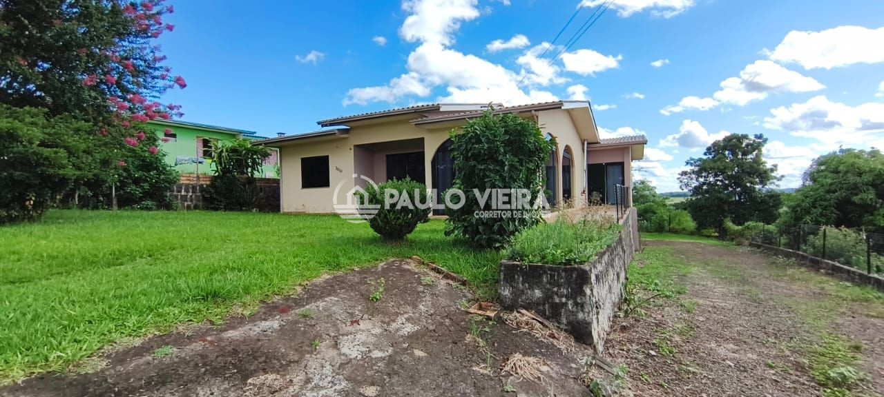 CASA AMPLA DE 3 QUARTOS
