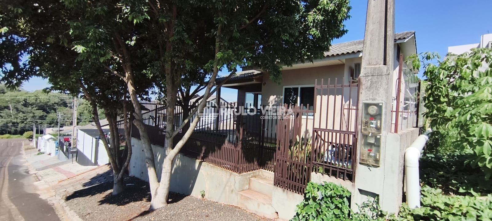 2 CASAS EM LOTE AMPLO COM ESCRITURAS INDIVIDUAIS