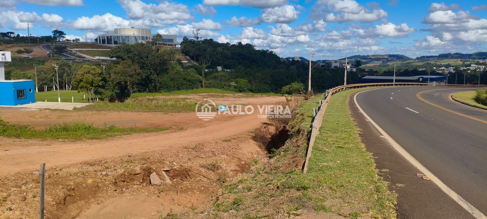 LOTE ESTRATEGICAMENTE LOCALIZADO COM 1329M2