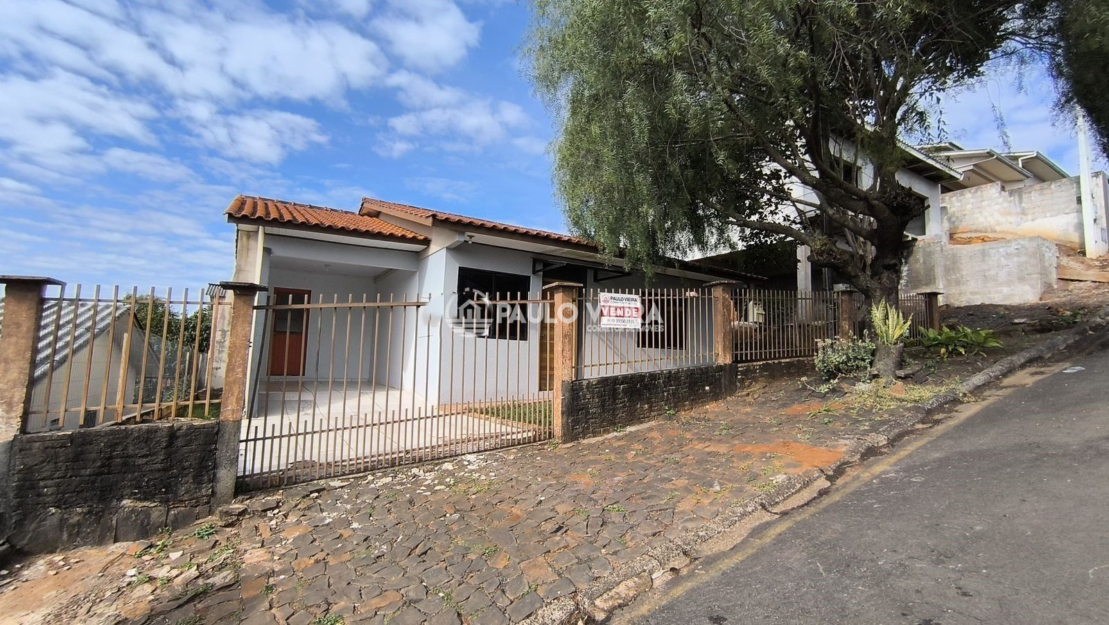 CASA DE ALVENARIA EM ÓTIMA LOCALIZAÇÃO