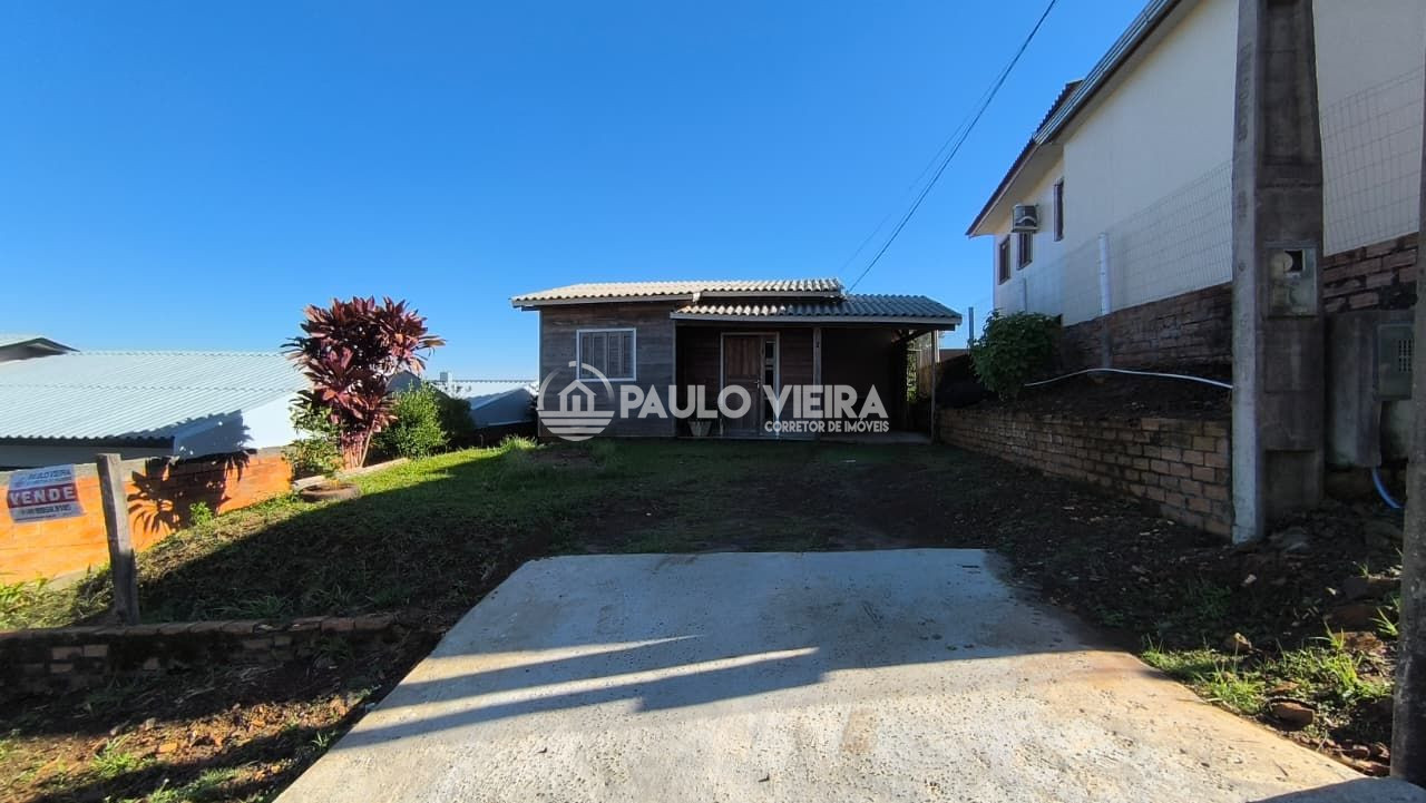 Casa Mista com Lote Amplo no Alto do Meneghetti!