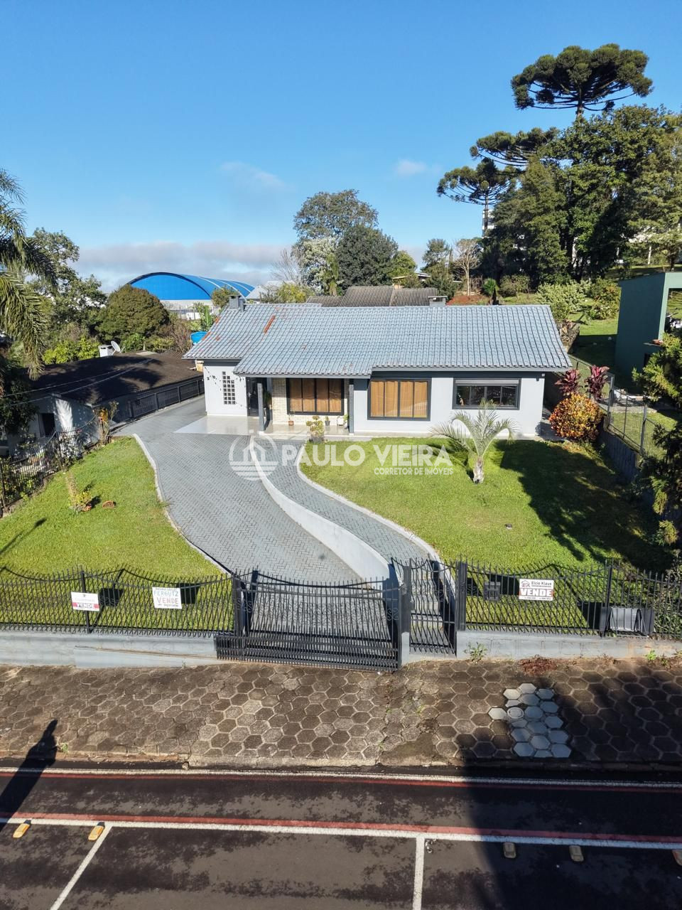 1.200M² COM 02 CASAS E PISCINA NA REGIÃO MAIS VALORIZADA DA CI...