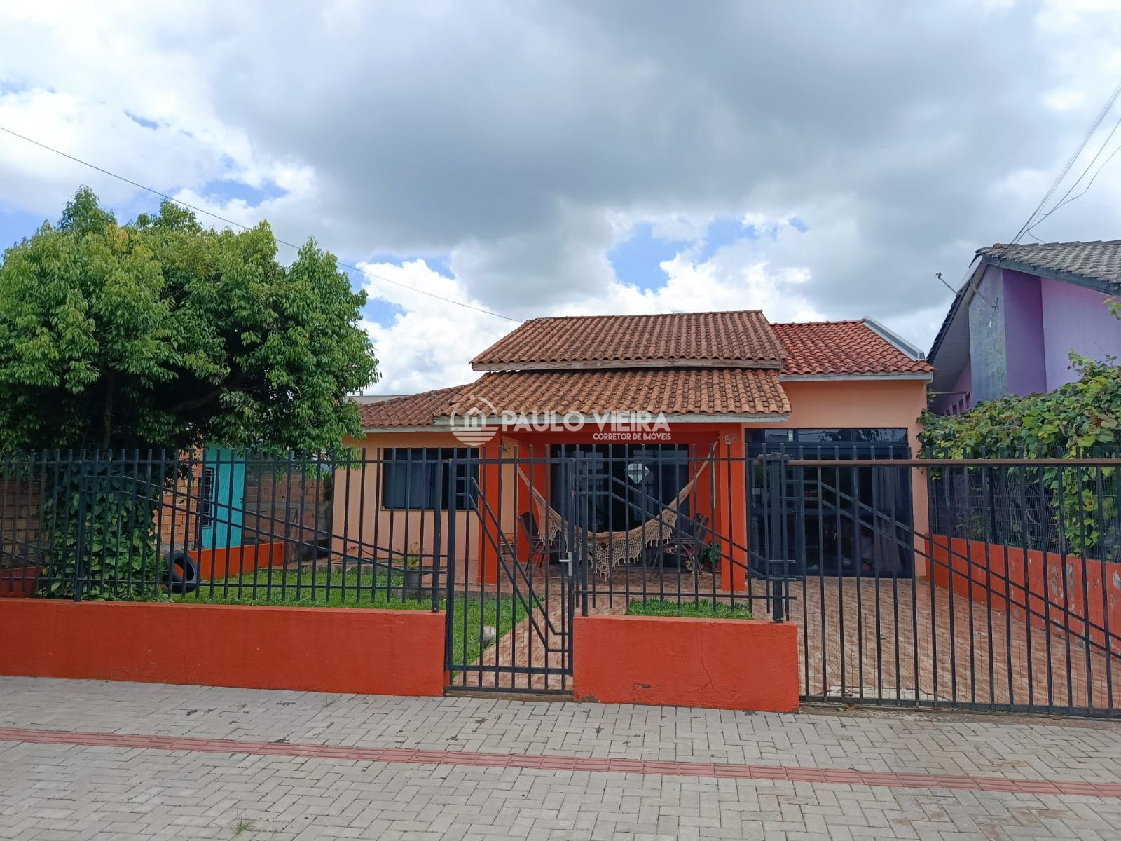 CASA AMPLA TODA CERCADA - SEM MOBILIA