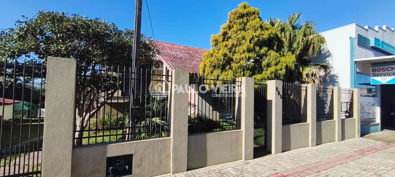CASA DE 3 PAVIMENTOS NO CENTRO